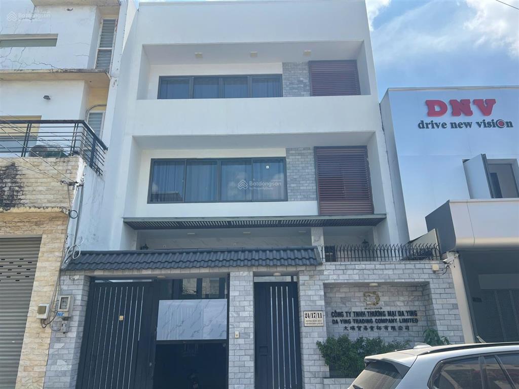 Cho thuê biệt thự ngay gigamall thủ đức, 8x16m, hầm 4 tầng thang máy giá 38tr/th, dtsd hơn 450m2