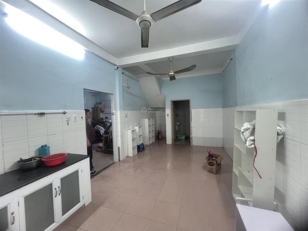 Cho thuê nguyên căn nhà huỳnh văn bánh, phú nhuận 9x9m, 4 tầng, 5pn giá 29 triệu/tháng