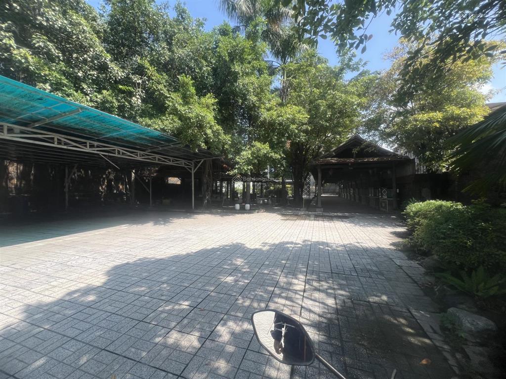 Cho thuê khách sạn, nhà hàng đại lộ bình dương, 7 tầng, 2 nhà hàng, 2700m2, giá 360 triệu/tháng