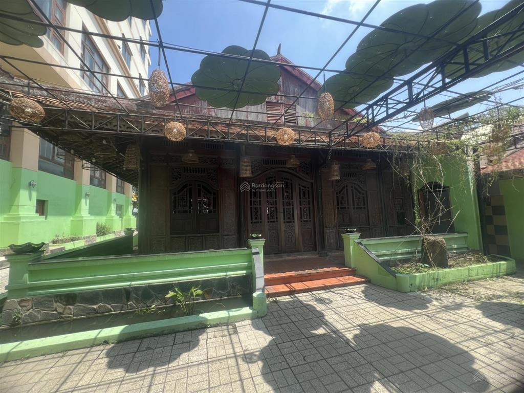 Cho thuê khách sạn, nhà hàng đại lộ bình dương, 7 tầng, 2 nhà hàng, 2700m2, giá 360 triệu/tháng