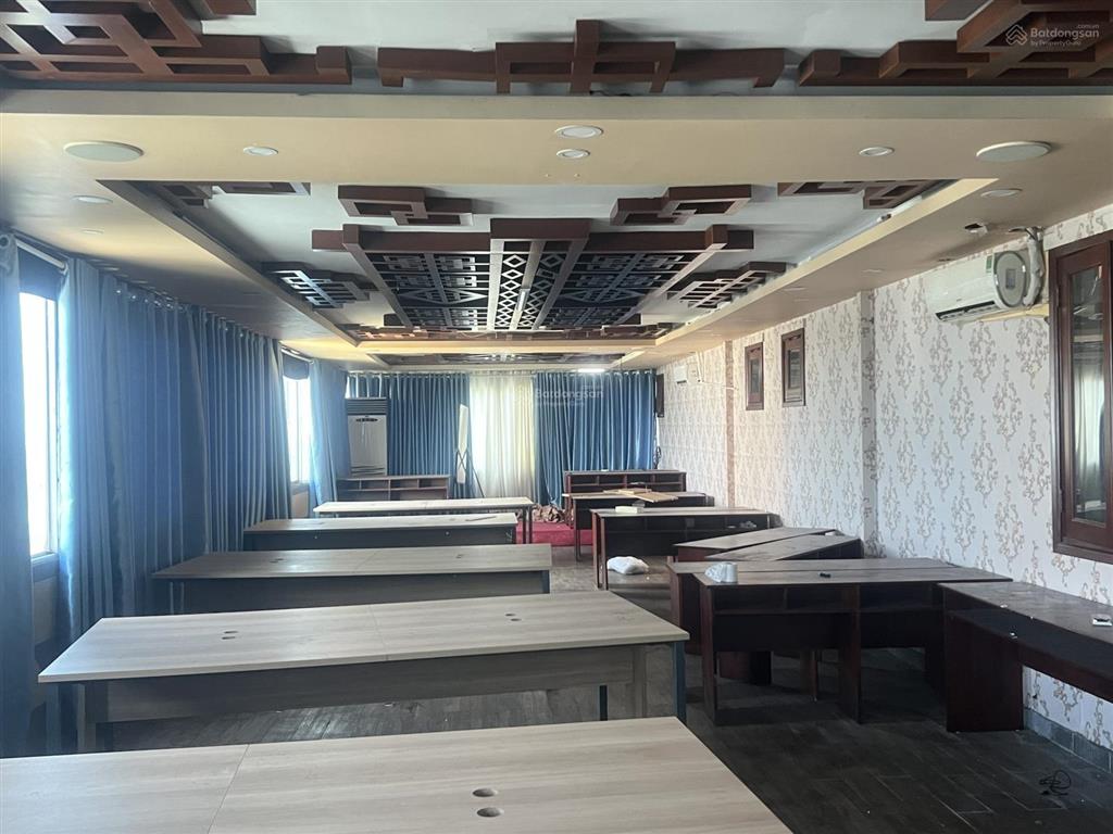 Cho thuê khách sạn, nhà hàng đại lộ bình dương, 7 tầng, 2 nhà hàng, 2700m2, giá 360 triệu/tháng