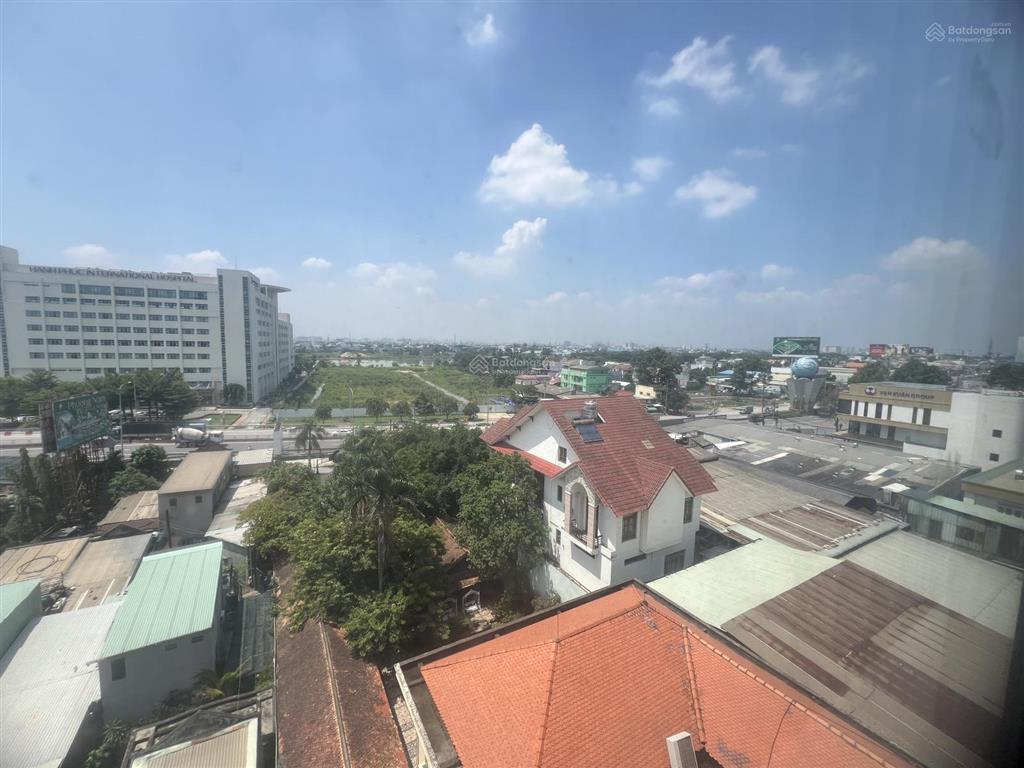 Cho thuê khách sạn, nhà hàng đại lộ bình dương, 7 tầng, 2 nhà hàng, 2700m2, giá 360 triệu/tháng