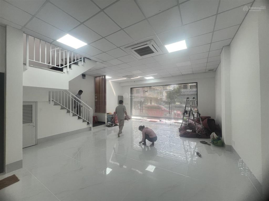 Mặt tiền 332a nguyễn sơn, tân phú, 8x13m, 3 tầng, giá 95 triệu/tháng, nhà mới trống suốt