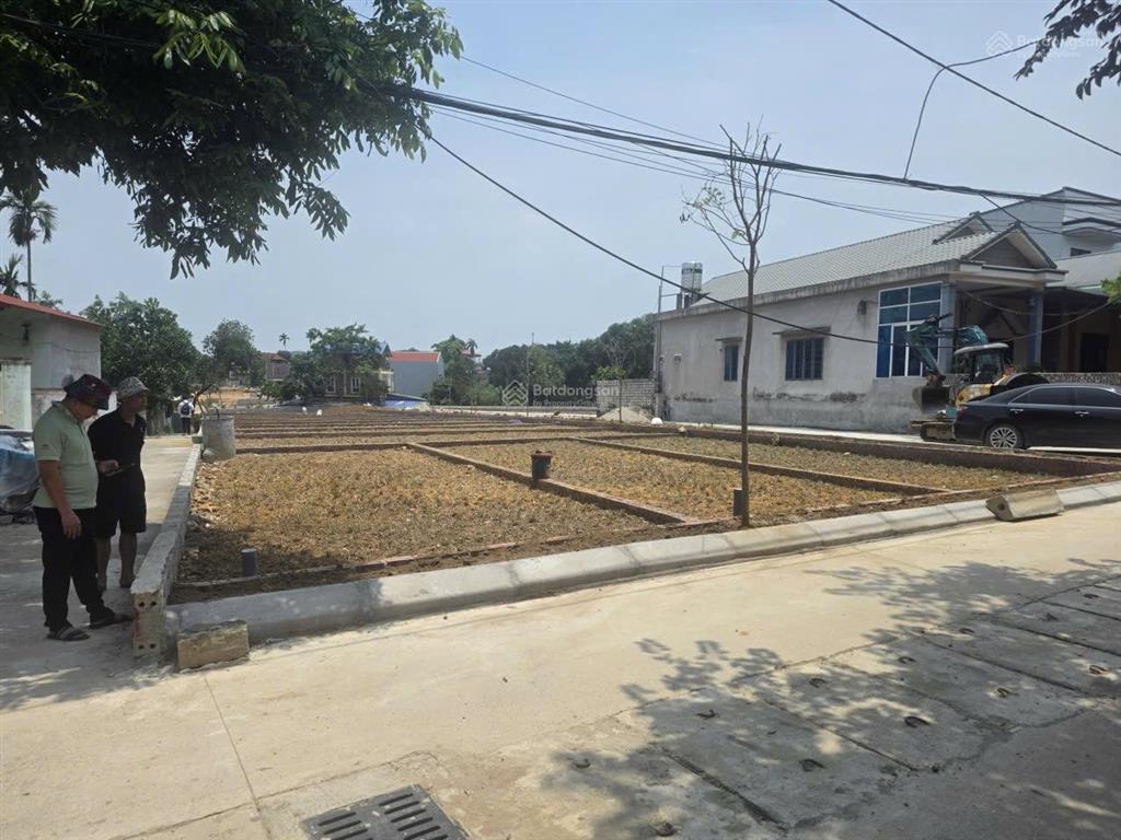 Em có mảnh sơn tây đang muốn bán giá 1.7 thôi ạ. full thổ cư ạ