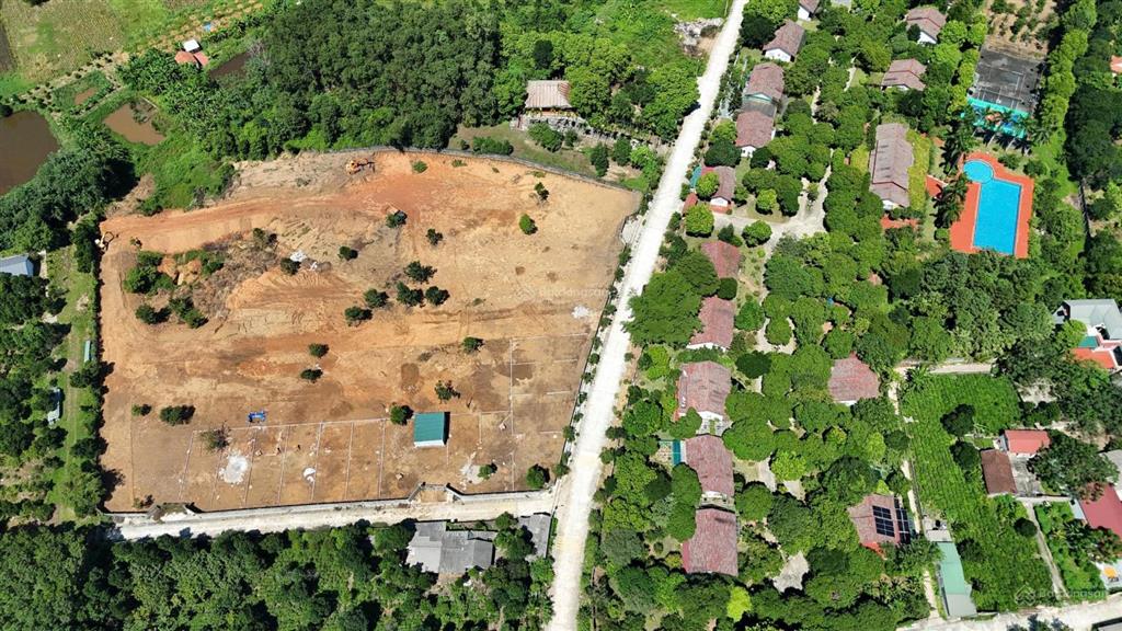 Bán gấp lô đất ba vì 150m2 ngay suối hai