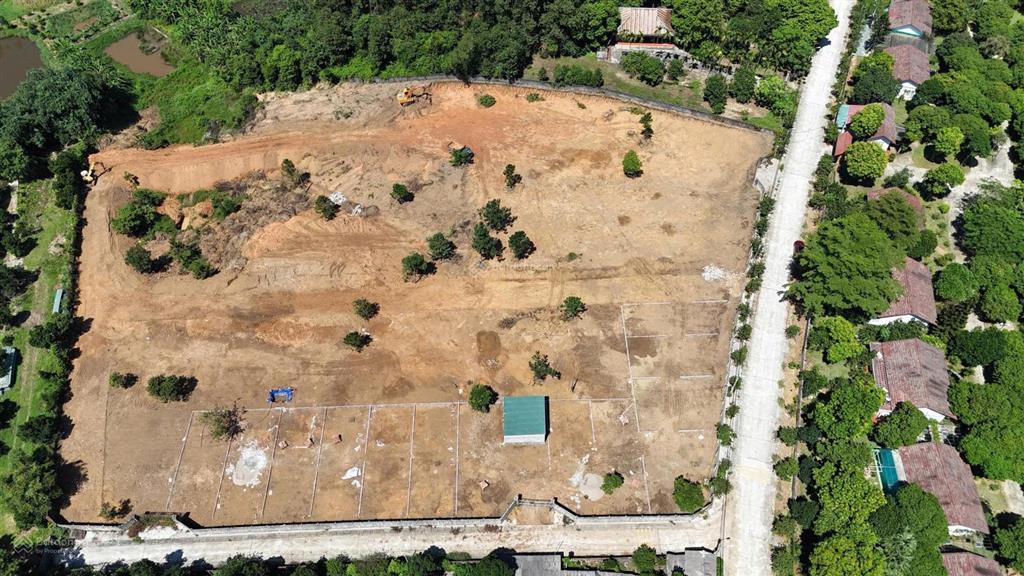 Bán gấp lô đất ba vì 150m2 ngay suối hai