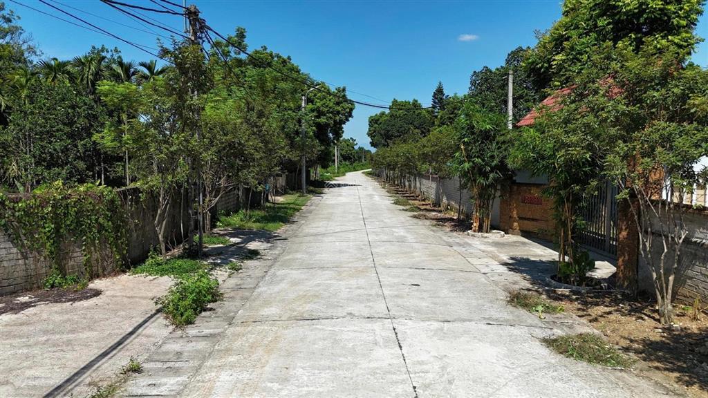 Bán gấp lô đất ba vì 150m2 ngay suối hai