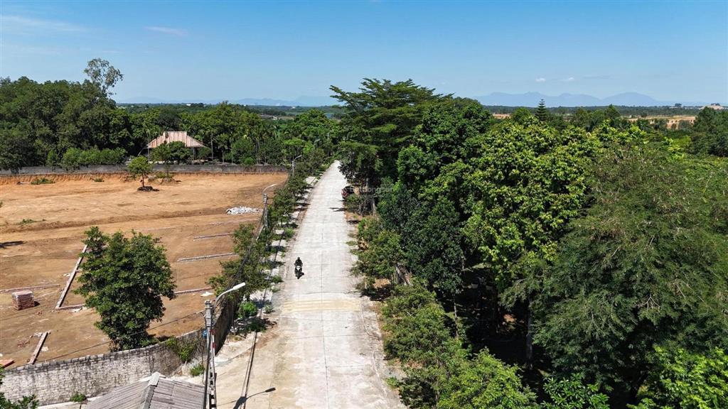 Đất ba vì 150m2 full thổ đối diện khu nghỉ dưỡng đường trục chính rộng