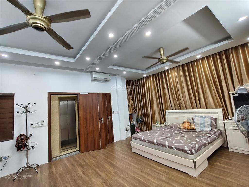 Nhà đẹp phố đội cấn, 20m ra đường ô tô, ngõ 3 gác tránh, nhà mới xây, tặng full nội thất, 33m2*5t