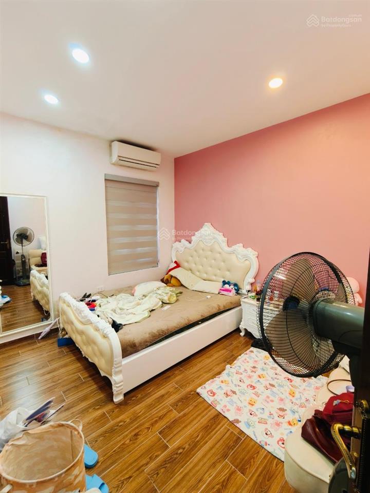 Nhà đẹp phố đội cấn, 50m ra phố ô tô tránh, ngõ thông thoáng, nhà mới đẹp, full nội thất, 35m2*5t