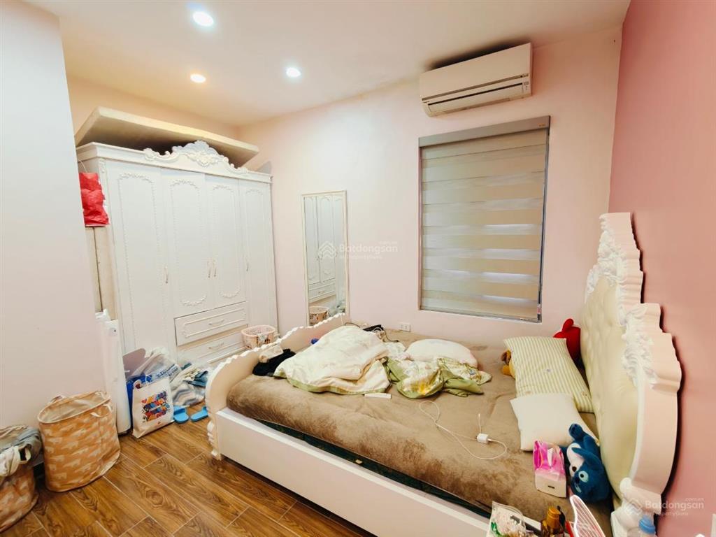 Nhà đẹp phố đội cấn, 50m ra phố ô tô tránh, ngõ thông thoáng, nhà mới đẹp, full nội thất, 35m2*5t
