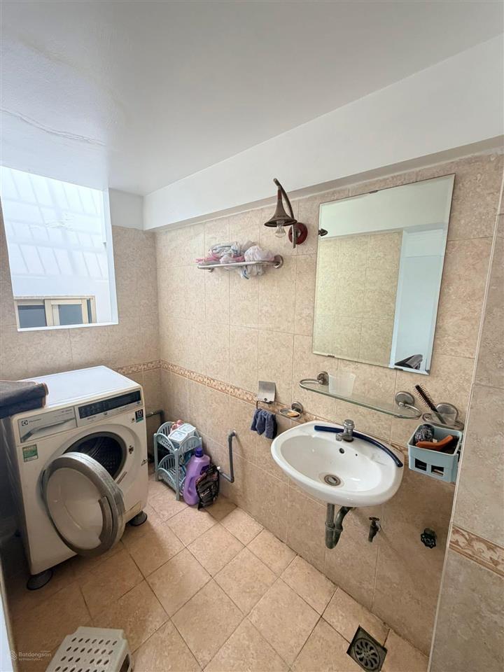 Nhà đẹp phố đội cấn, 50m ra phố ô tô tránh, ngõ thông thoáng, nhà mới đẹp, full nội thất, 35m2*5t