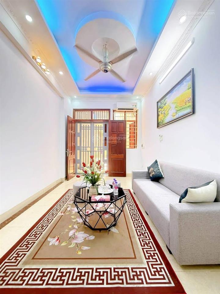 Nhà đẹp phố văn cao, 3 gác chạy thoải mái, ngõ nông, thoáng sạch, nhà mới xây, 42m2*5t