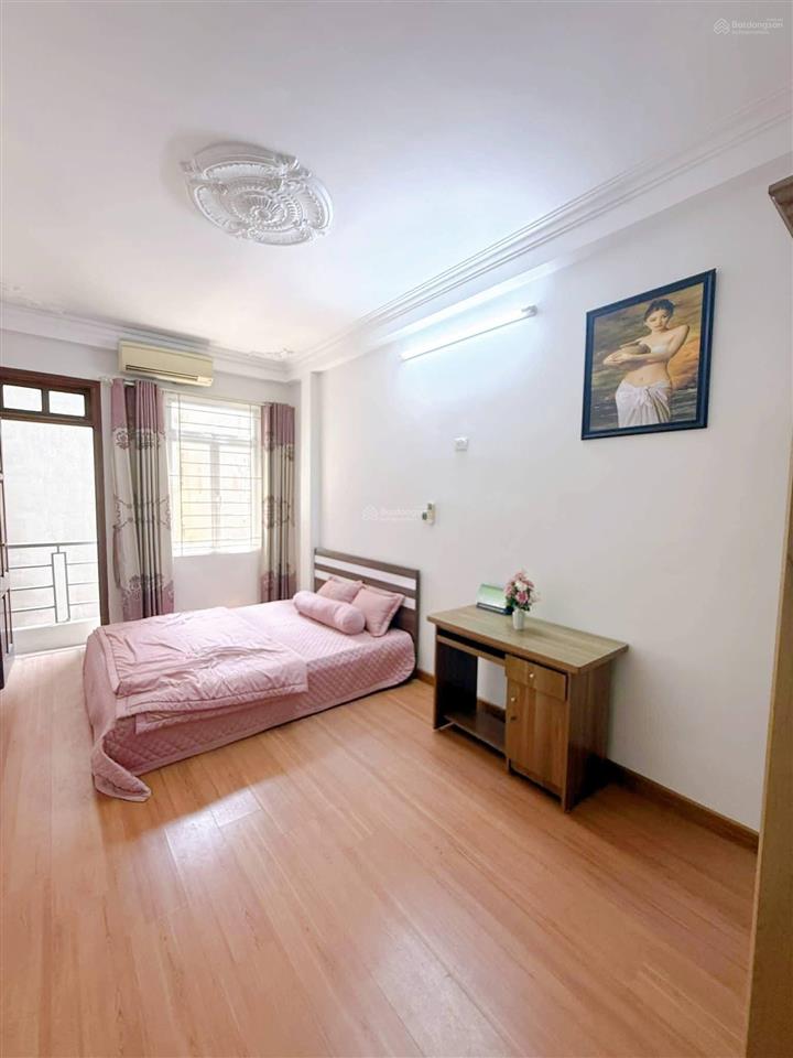 Nhà đẹp phố văn cao, 3 gác chạy thoải mái, ngõ nông, thoáng sạch, nhà mới xây, 42m2*5t