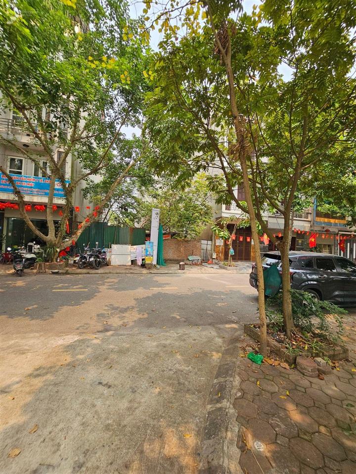 Bán nhà việt hưng gần cầu chương dương, 5 phút sáng phố. ngõ nông rộng thoáng. ô tô đỗ gần