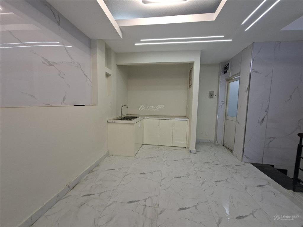 Hẻm xe hơi vào nhà  5 tầng mới tinh  lạc long quân, hoà bình, tp.hcm  chỉ 9.4 tỷ