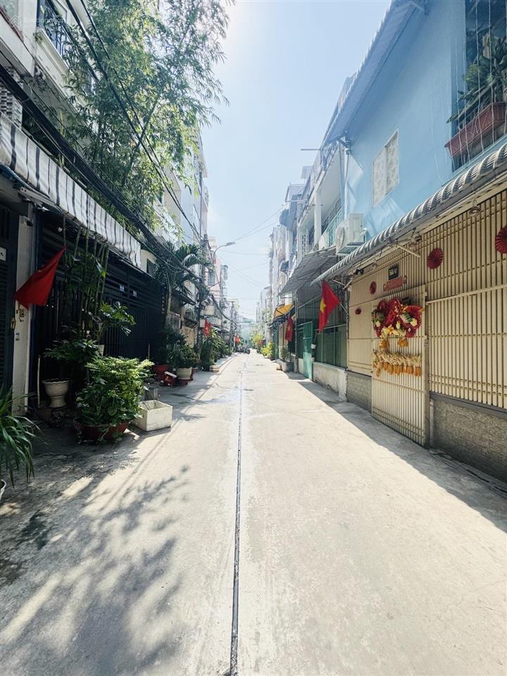 Lạc long quân, quận 11  hẻm 8m kinh doanh  4 tầng, 5pn  vừa ở vừa cho thuê