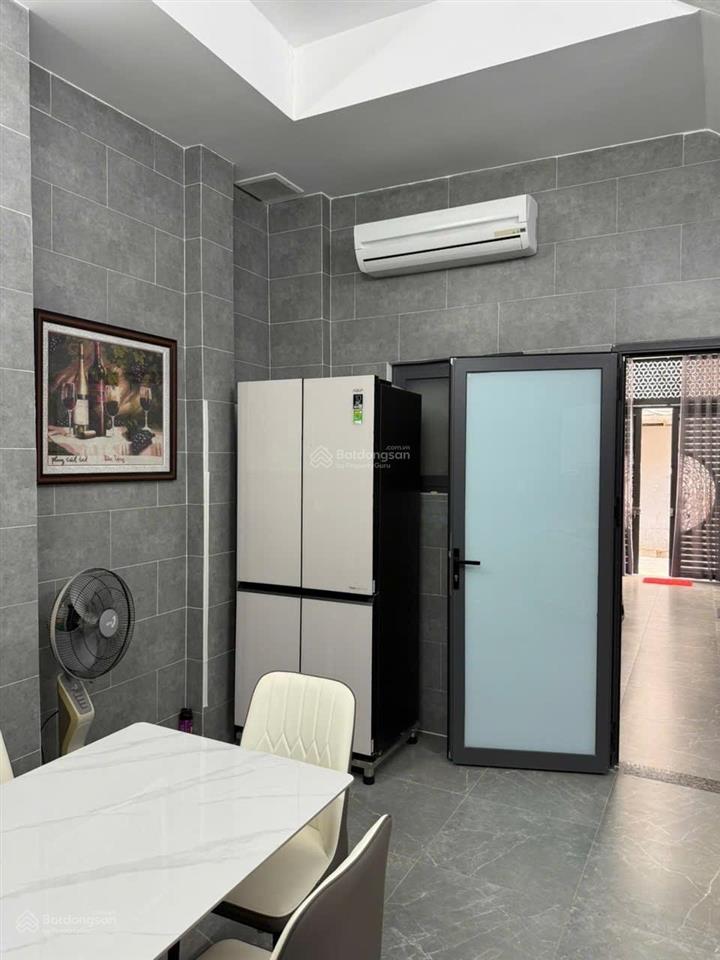 Giáp q10  nhà đẹp 4 tầng, 4pn 5wc, ngang khủng 4.5m  chủ chỉ chào 8.5 tỷ!