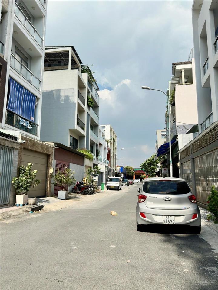 Nhà đẹp tô hiệu sát đầm sen hẻm 6m đúc 2 tầng btct