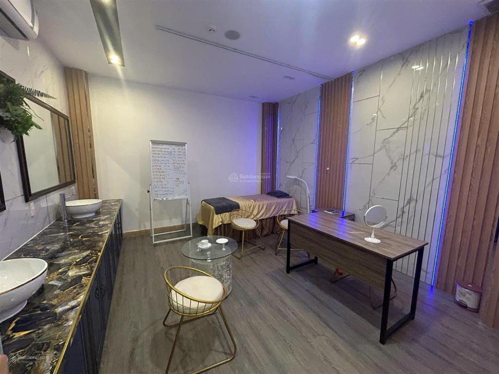 Mặt tiền phan đăng lưu 7 tầng  quỹ đất đẹp giá 25 tỷ tl
