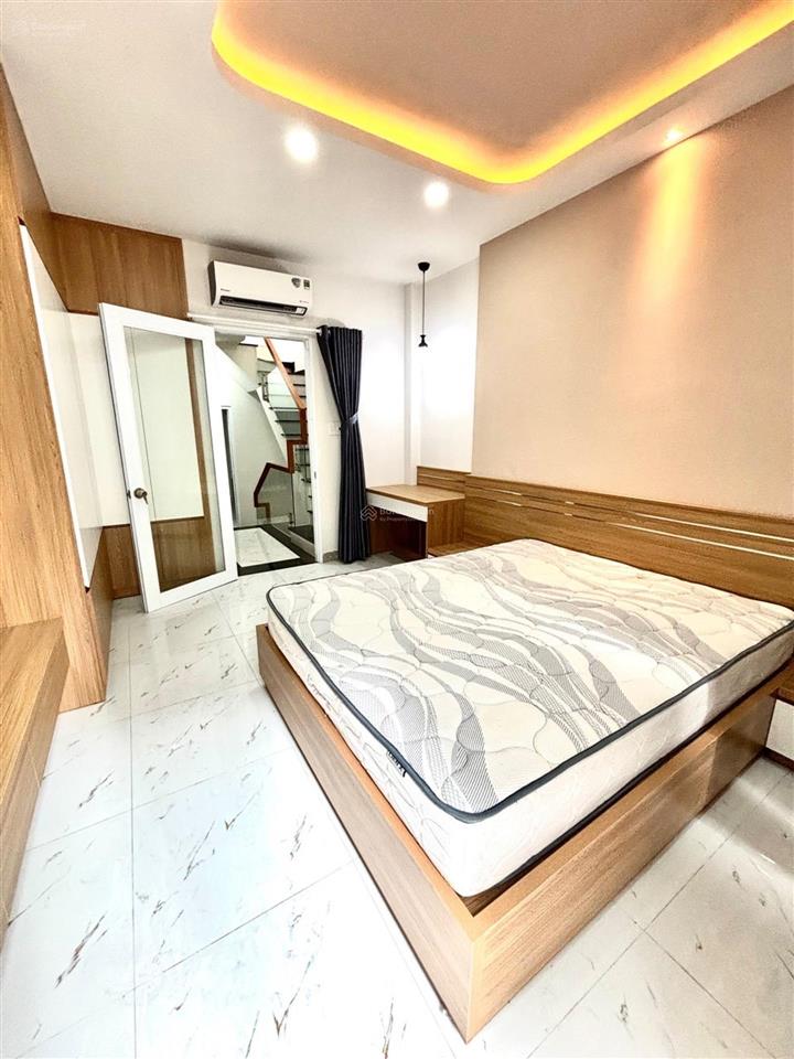 Hẻm xe hơi hòa bình nhà nở hậu, 3 lầu full nội thất 57m chỉ 6.85 tỷ!