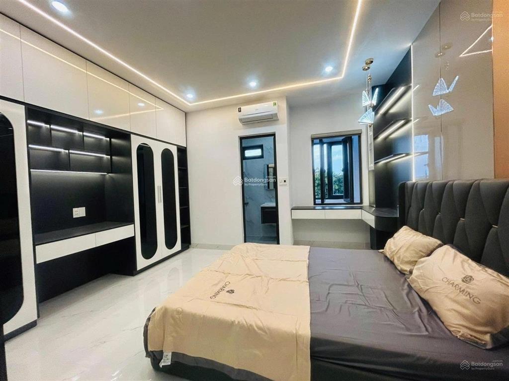 Giá 2 tỏi 250 còn tl đường trần hưng đạo quận 9  shr  hđ thuê 22 tr/th, full nội thất