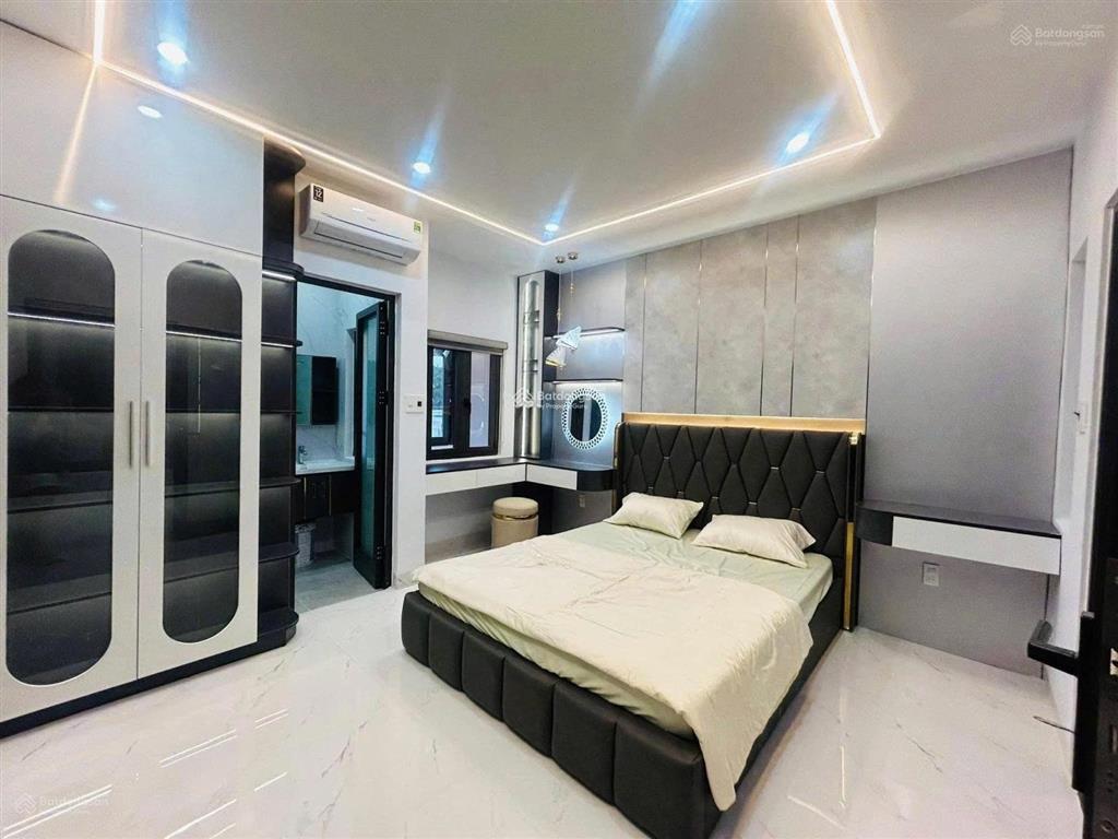 Giá 2 tỏi 250 còn tl đường trần hưng đạo quận 9  shr  hđ thuê 22 tr/th, full nội thất