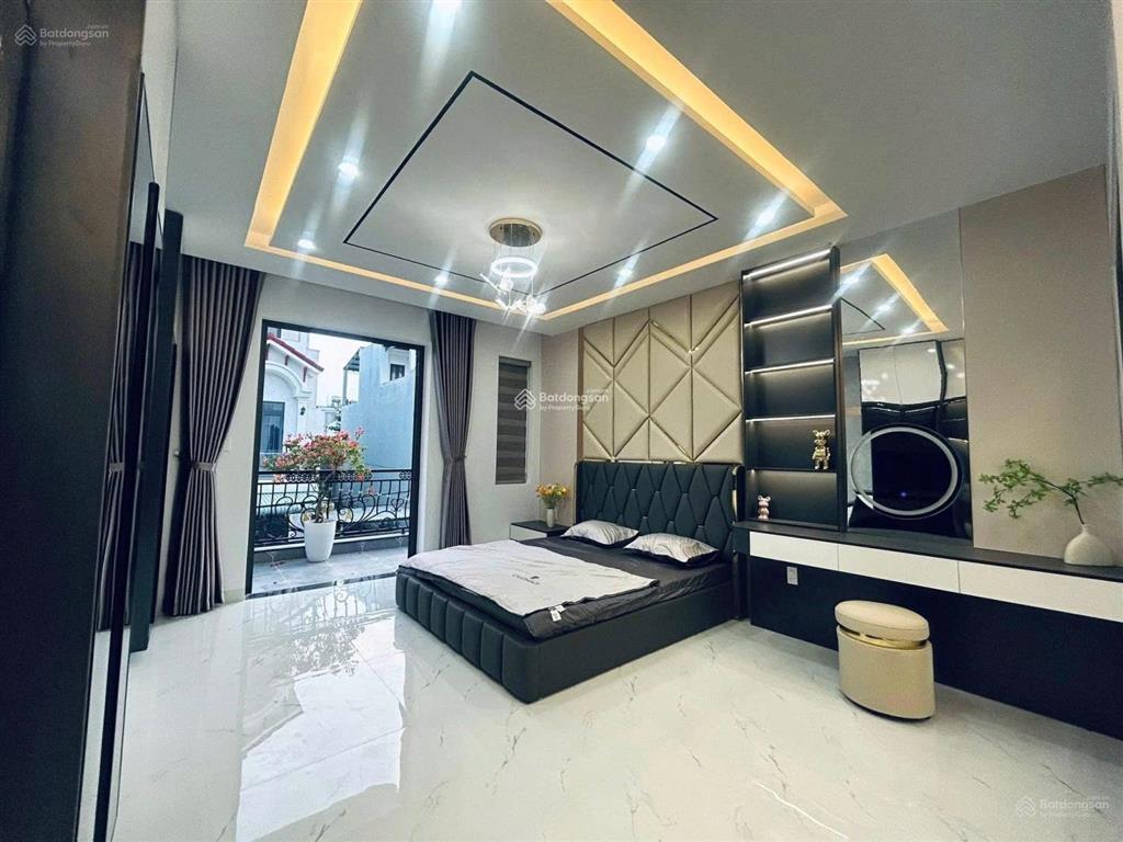 Giá 2 tỏi 250 còn tl đường trần hưng đạo quận 9  shr  hđ thuê 22 tr/th, full nội thất