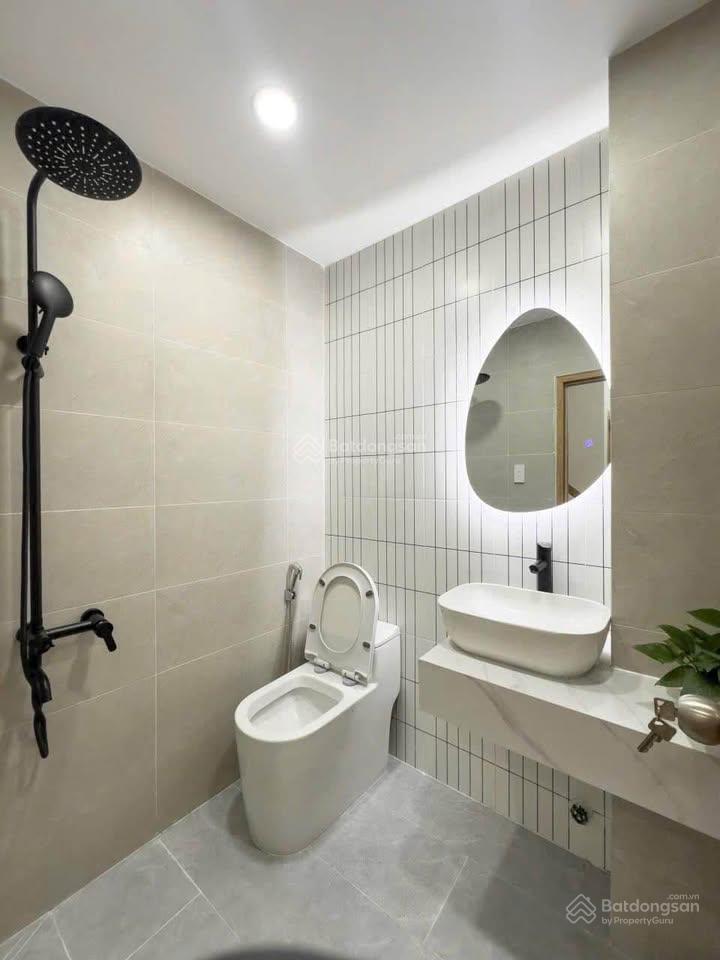 2 tỏi 120 còn tl huỳnh văn bánh phú nhuận shr hđ t.h.u.e 22 tr/th, full nội thất
