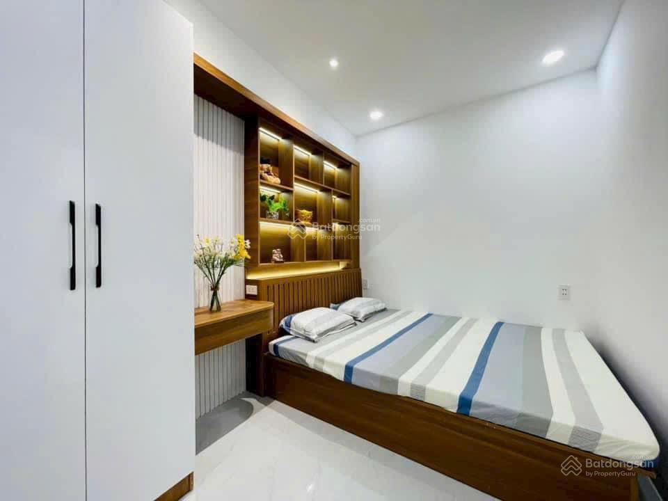 Giá 2 tỷ 790 còn tl đường nguyễn chí thanh quận 10  shr  hđ thuê 22 tr/th, full nội thất