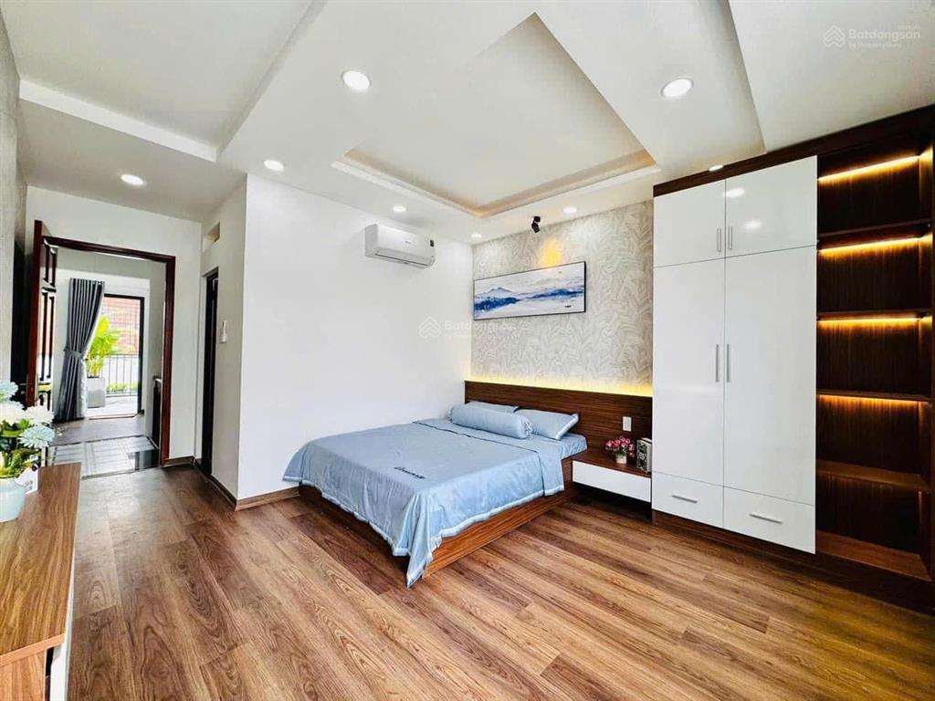 Giá 2 tỷ 880 còn tl đường nguyễn trọng tuyển phú nhuận  shr  hđ thuê 25 tr/th, full nội thất