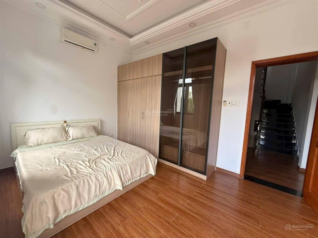 Giá 2 tỷ 780 còn tl đường huỳnh tấn phát quận 7  shr  hđ thuê 22 tr/th, full nội thất