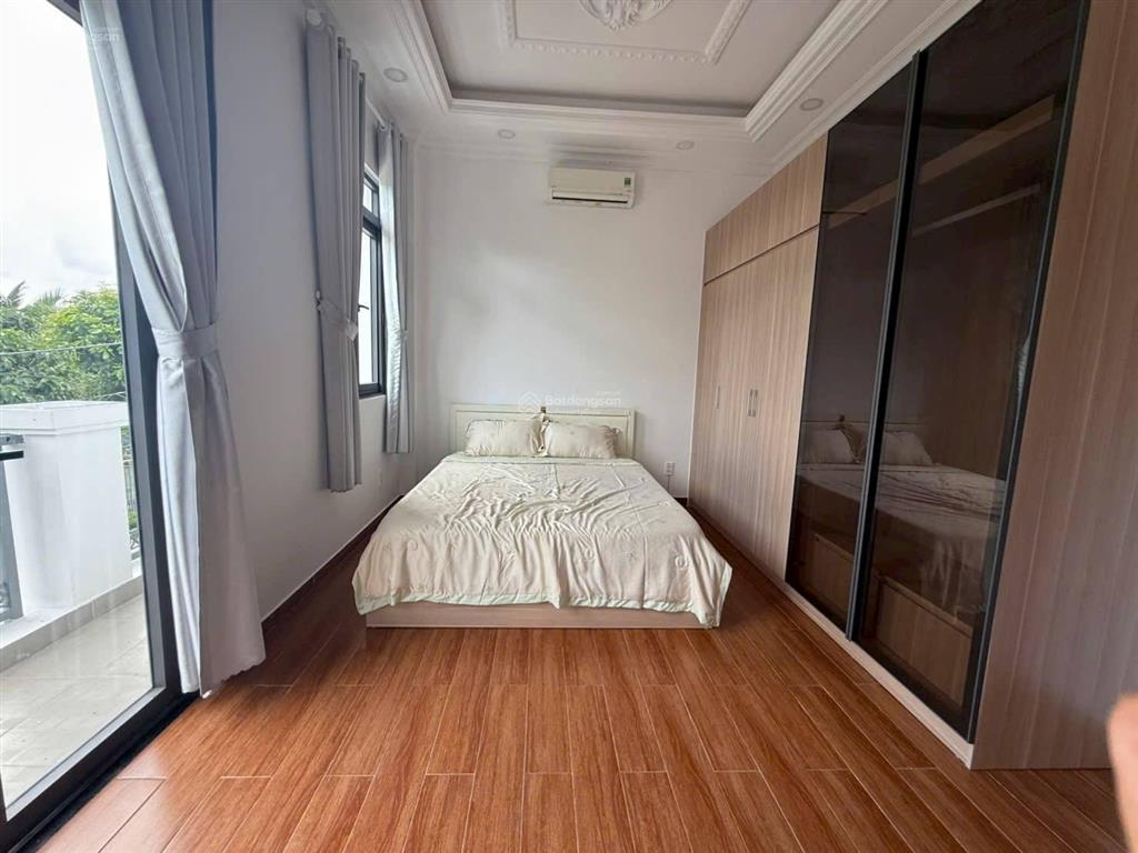 Giá 2 tỷ 780 còn tl đường huỳnh tấn phát quận 7  shr  hđ thuê 22 tr/th, full nội thất