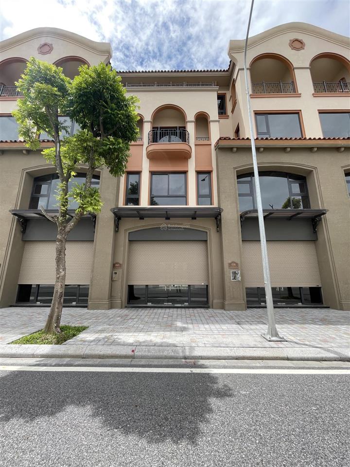 Bán bt siêu hot ở vinhomes royal island, 11,7 tỷ, 94m2, 4wc, 4 tầng
