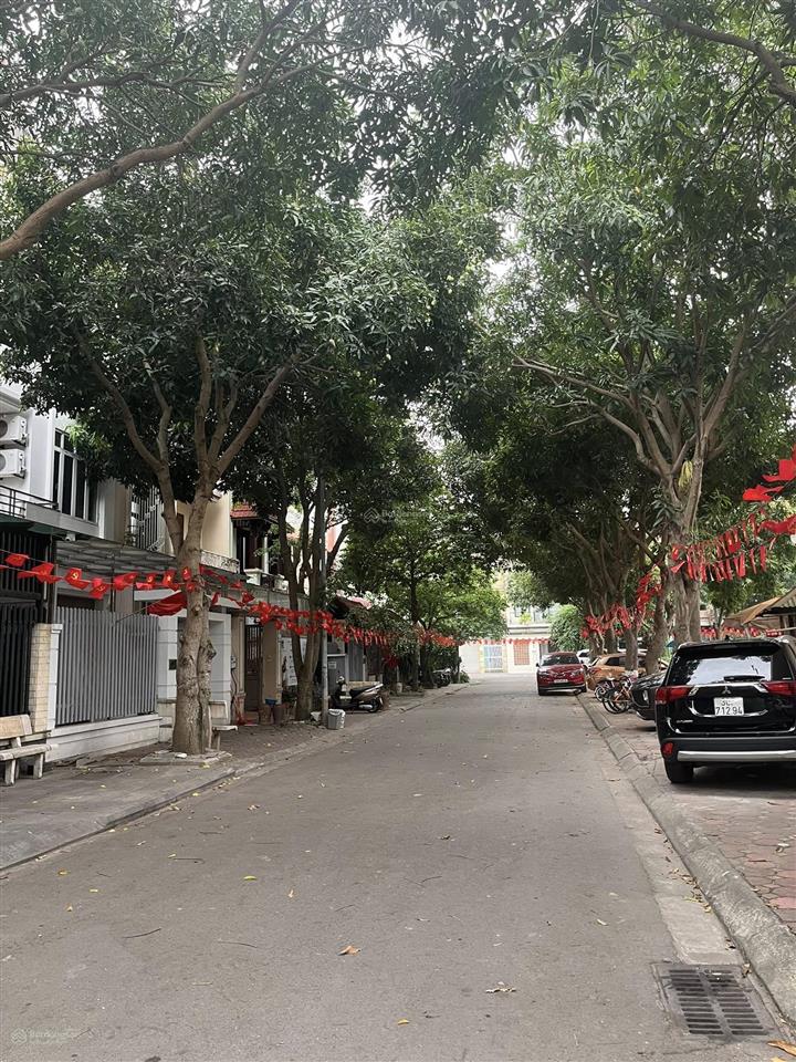 Cho thuê liền kề việt hưnglong biên100m 4 tầngfull nội thấtgiá thuê 26 triệu/tháng