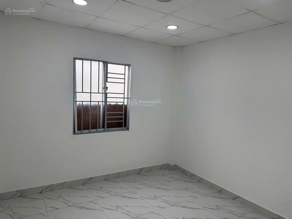 Hxh sát mặt tiền kênh tân hoá  3 tầng 4pn chỉ 3,75 tỷ