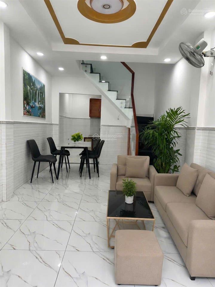 Hxh sát mặt tiền kênh tân hoá  3 tầng 4pn chỉ 3,75 tỷ
