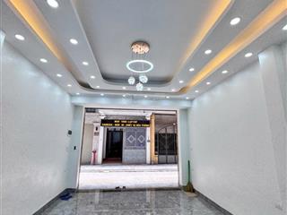 Hoàng quốc việt  ô tô vào nhà  thang máy  nhà mới  17,8 tỷ