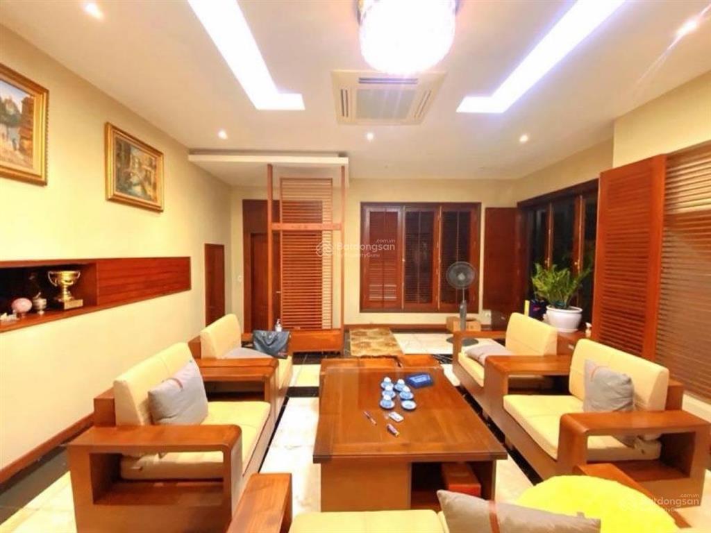 Biệt thự vườn đào * 195m * mặt tiền 13m * view vườn hoa * gara ô tô * 120 tỷ
