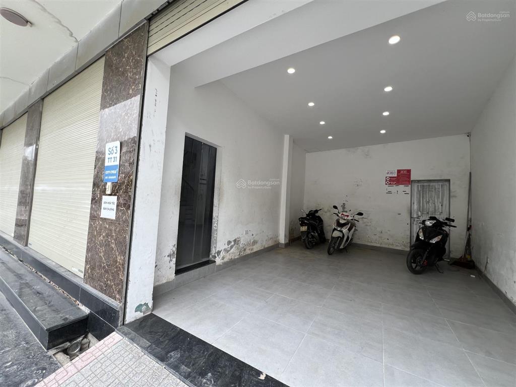 Cho thuê nhà khu đô thị văn phú mặt tiền 11m, 77m x 2 tầng tổng 140m2, tầng 1 thông sàn.