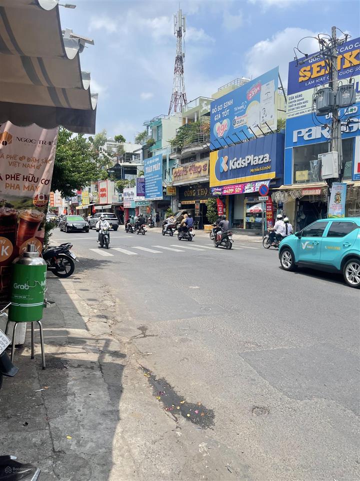 Nhà hẻm xe tải trần văn quang,p.10 tân bình.