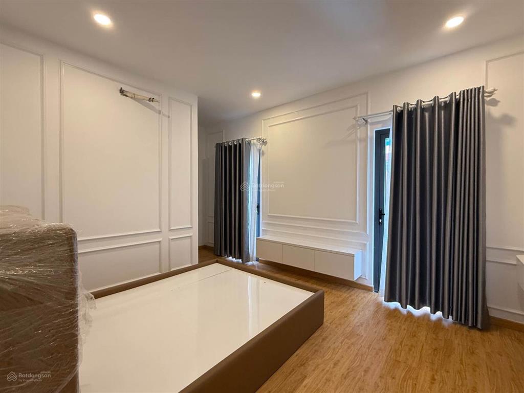 Bán nhà lạc long quân,p.8,tân bình,67m2,4 tầng,nhà mới xây full nội thất