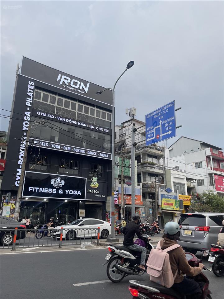 Bán nhà hẻm 2 xe tải tránh nhau.