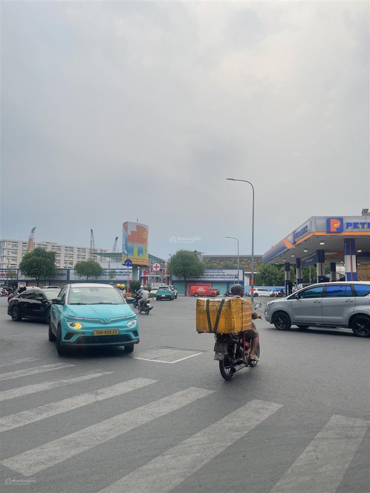 Bán nhà hẻm 2 xe tải tránh nhau.