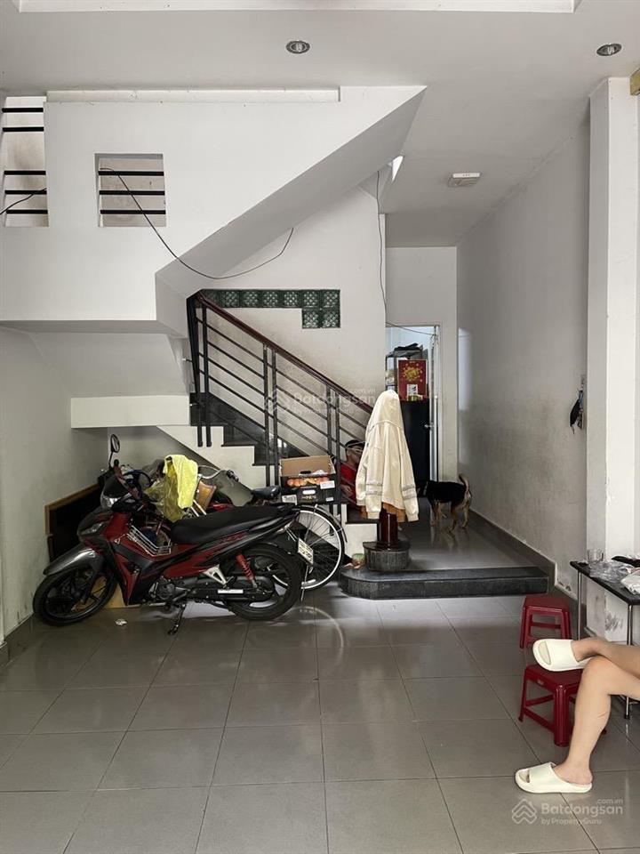 Bán nhà 65m2, 3 tầng, đất thánh,p.6 tân bình