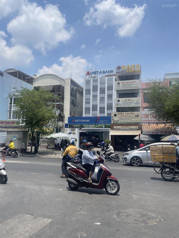 Bán nhà góc 2mt, cách mạng tháng 8,