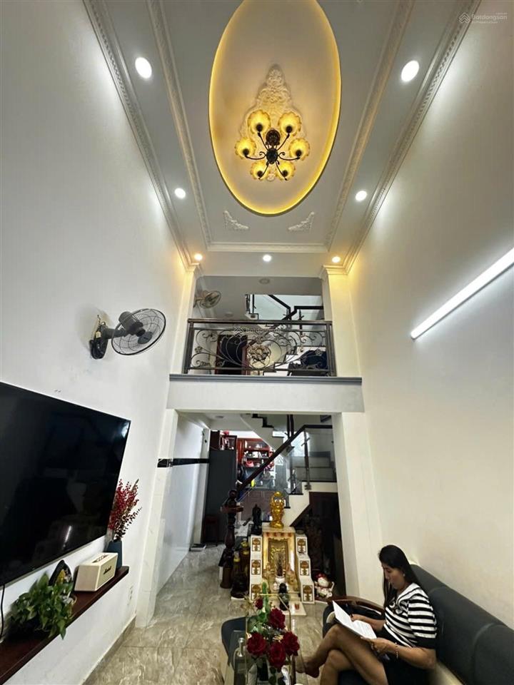 Bán nhà cmt8,p.7, tân bình ngay ngã tư bảy hiền