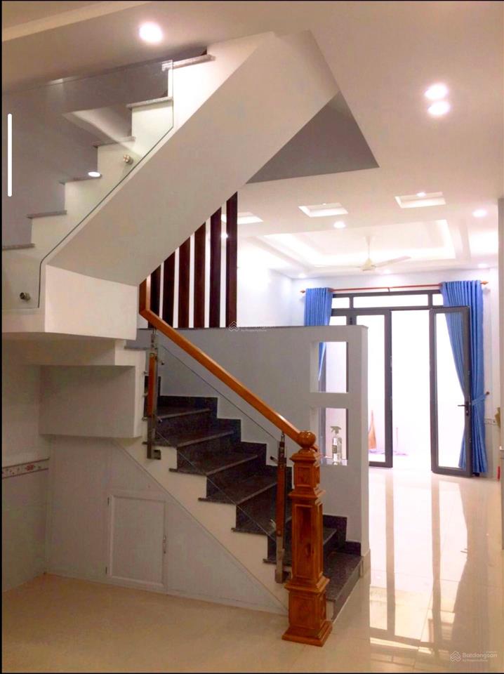 Nhà âu cơ ,p.9,tân bình 42,5m2, 3 tầng, 7.4 tỷ( đang cho thuê 12tr/1th) vị trí ngần khu lữ gia,
