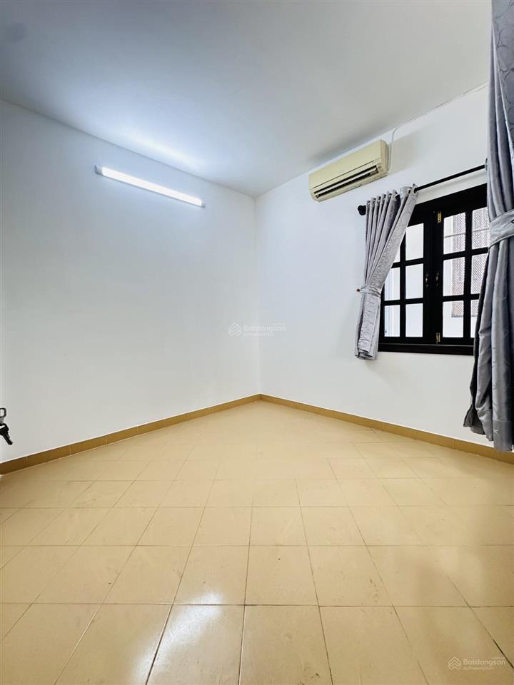 Lô góc 2 mặt thoáng  sat mặt tiền  nhỉnh 6 tỷ  bình thạnh  hẻm xe hơi