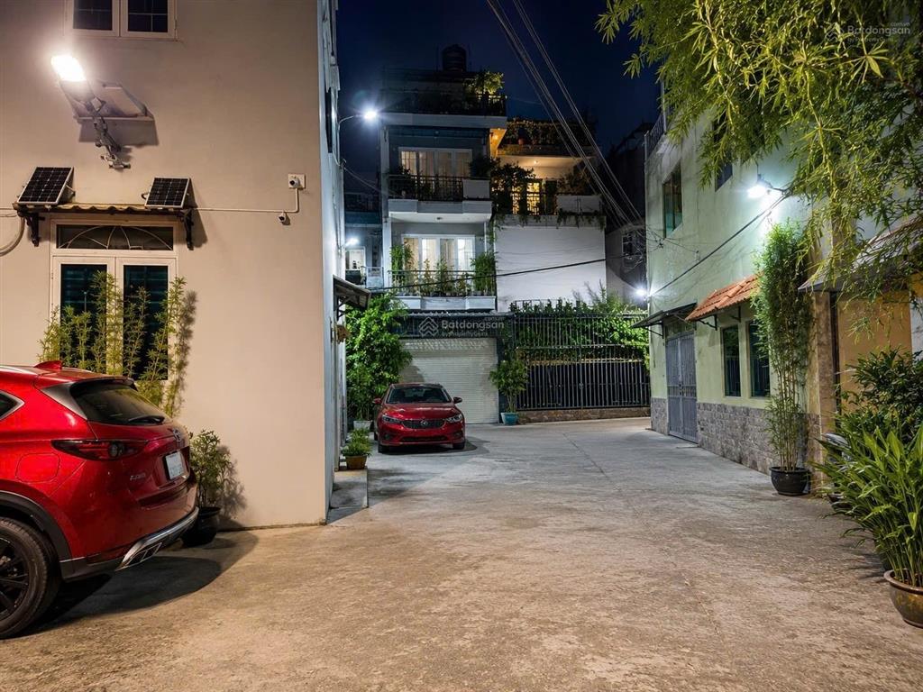 Cực phẩm hoàng hoa thám cn 65m², hẻm xe hơi quay đầu, 63m² nở hậu tài lộc.